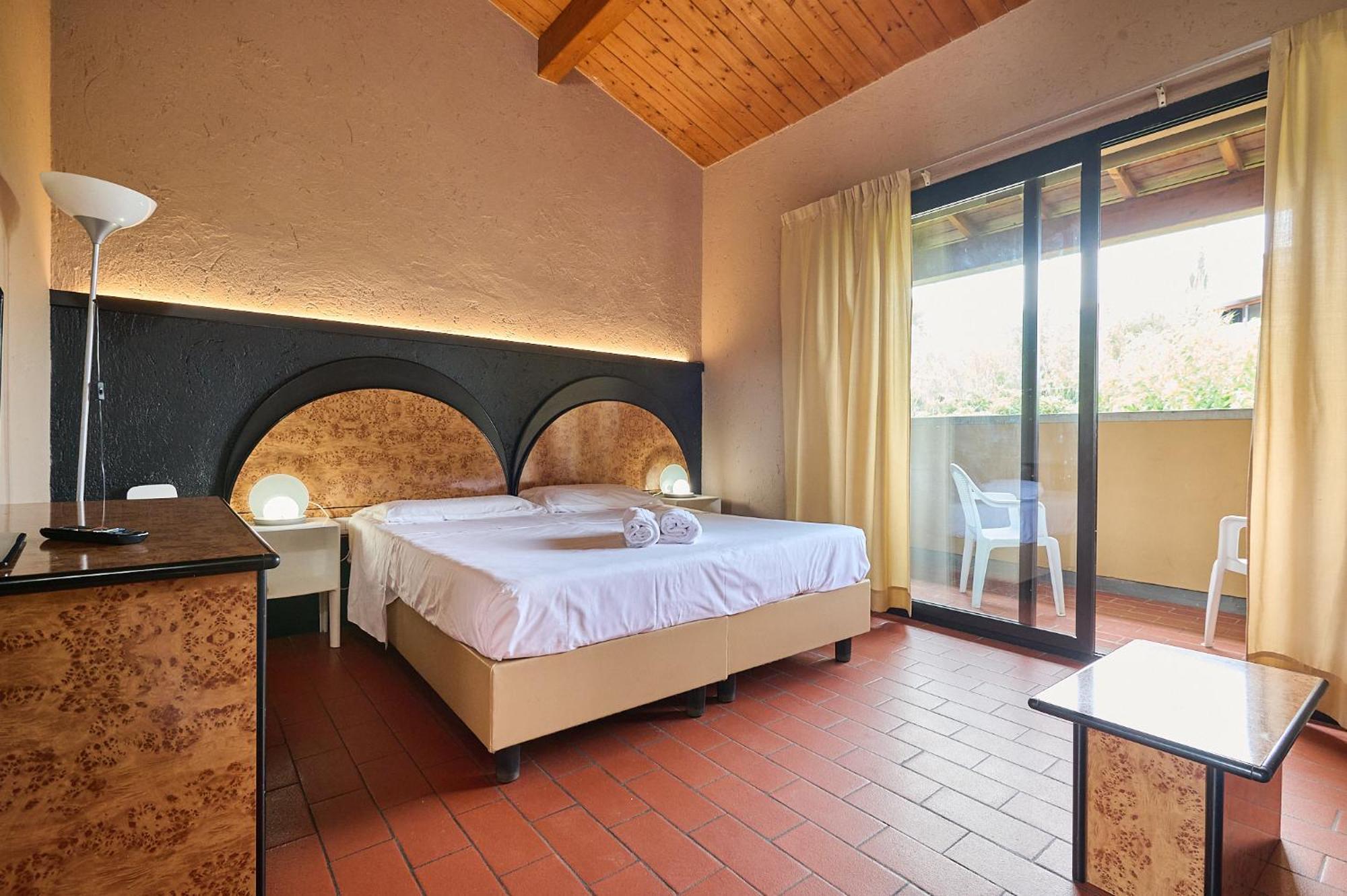 Hotel Zi Martino 卡斯塔涅托卡尔杜奇 外观 照片